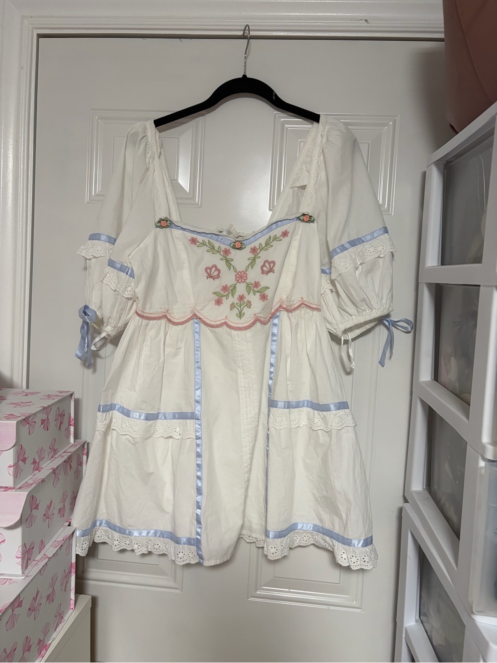 For Love & Lemons Meadow Embroidered Mini Dress | White | Size M - Picture 1 of 8